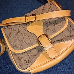 VINTAGE GUCCI CROSSBODY PURSE